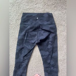 Lululemon wunder under leggings. Great condition